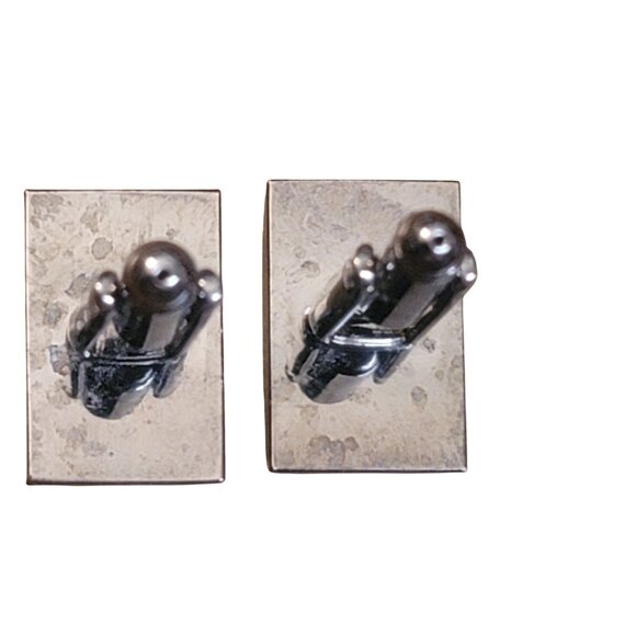 Vintage Mens Rectangular Silver-Tone Cufflinks With Textured Pattern - Picture 6 of 6